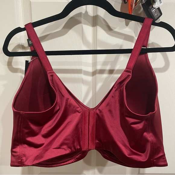 Torrid 40H Wirefree Red Padded Back Smoothing Bra NWT - Picture 6 of 7